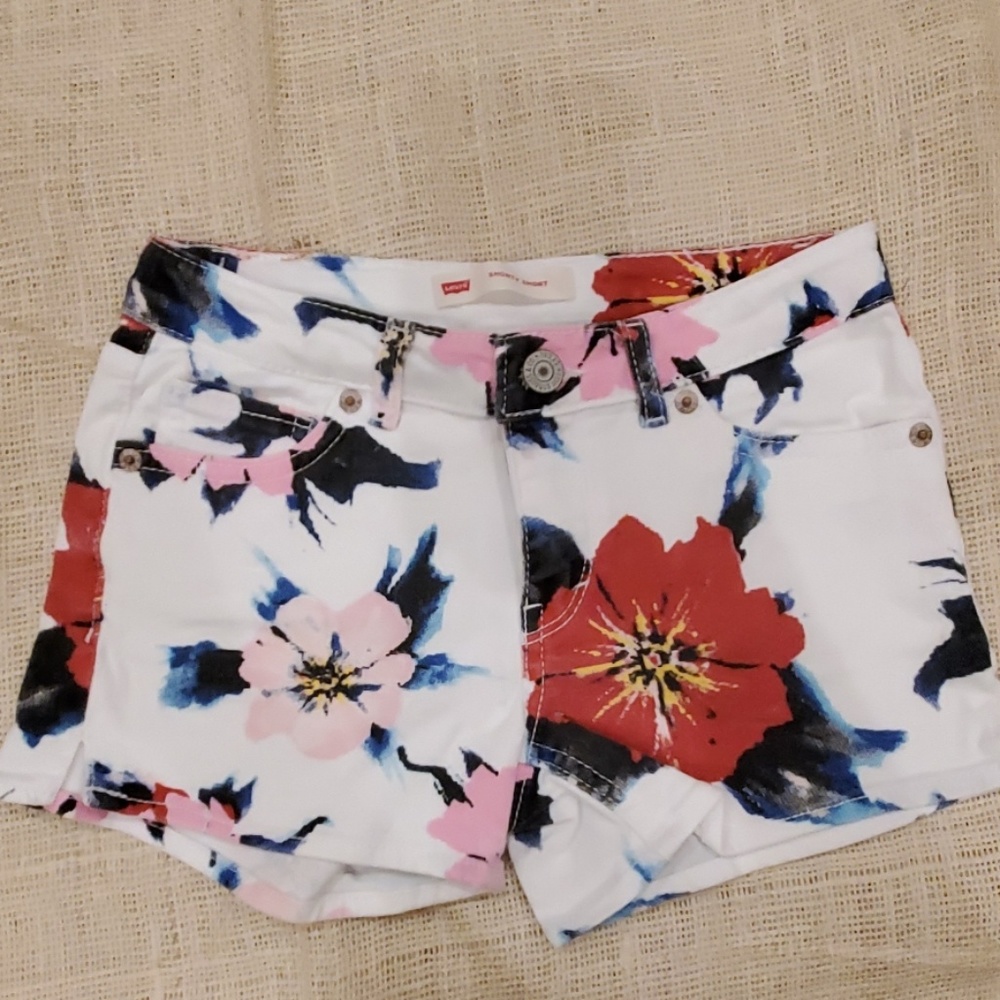 Girl's Levi's Shorty shorts